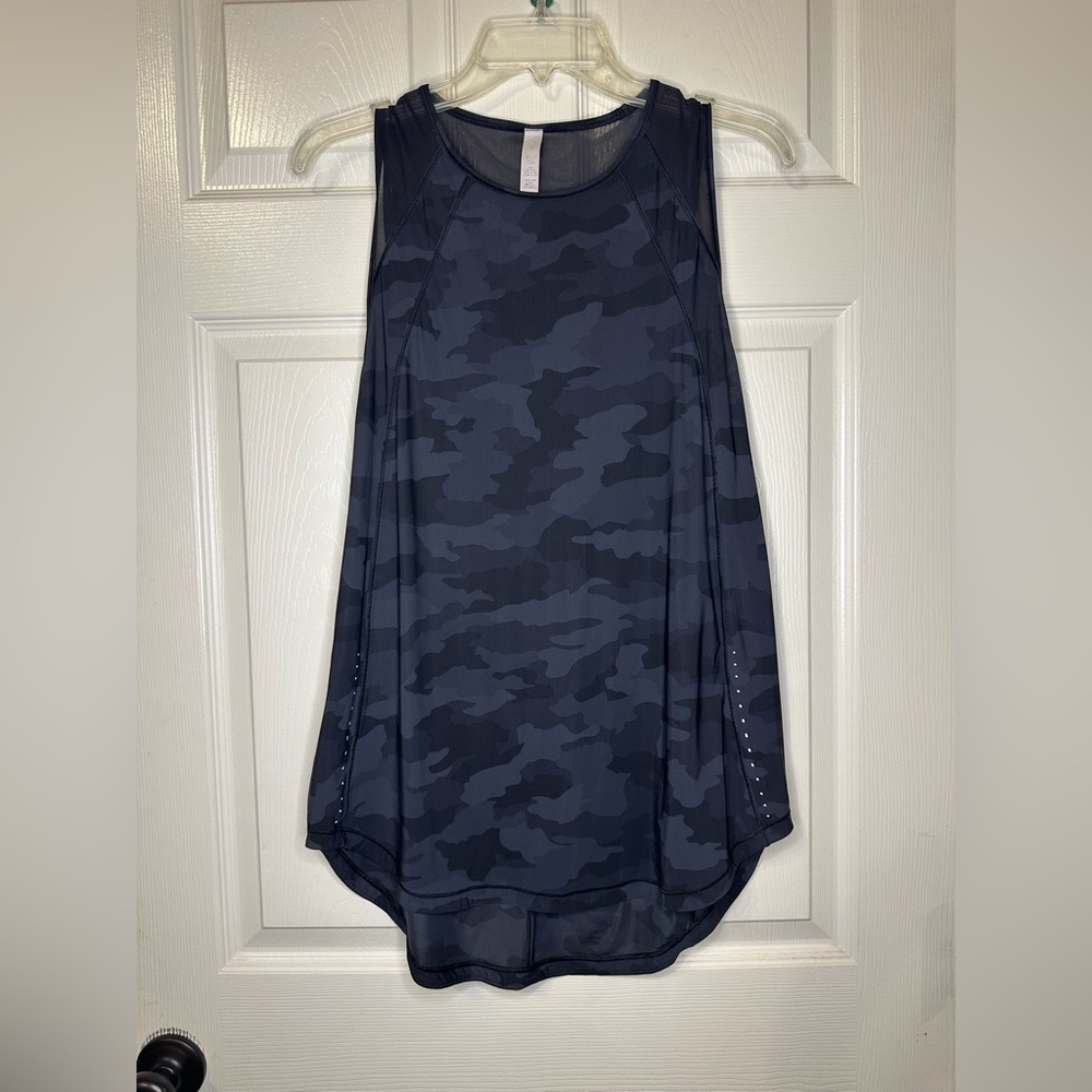 Lululemon Sculpt vented tank in black camo